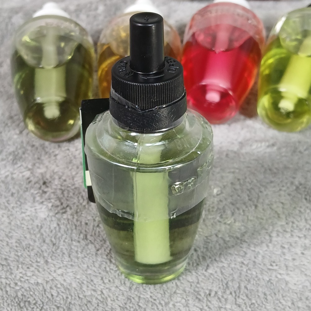 Bath & Body Works Wallflowers Refill Lot 12pc Mixed Scents 0.8oz Glass - Picture 8 of 11